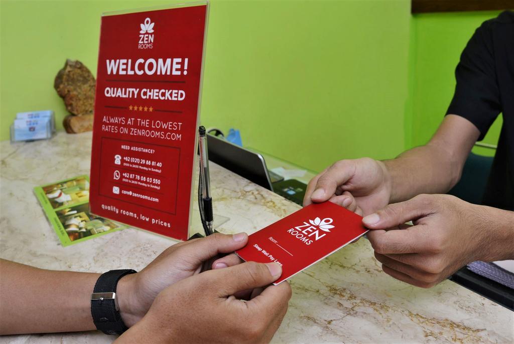 Zen Rooms Rujia Pecenongan Jakarta Bagian luar foto