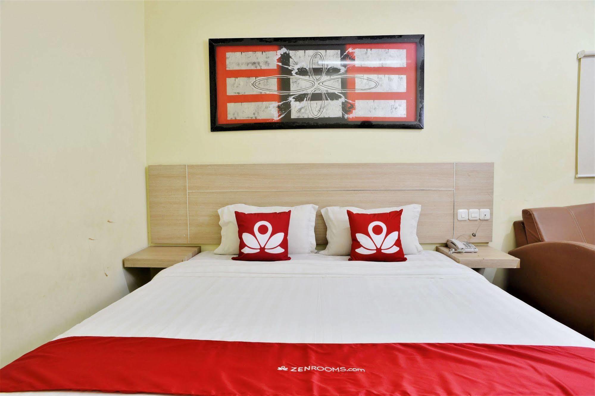 Zen Rooms Rujia Pecenongan Jakarta Bagian luar foto