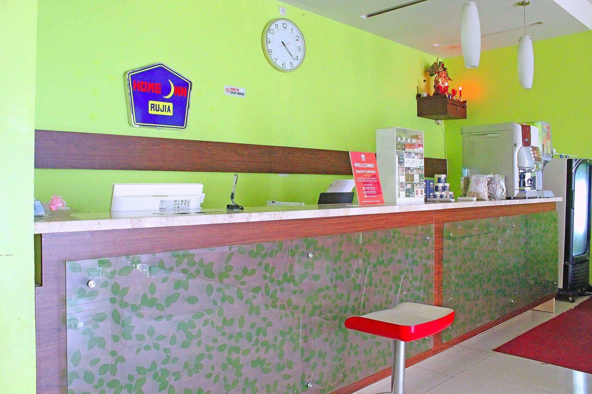 Zen Rooms Rujia Pecenongan Jakarta Bagian luar foto