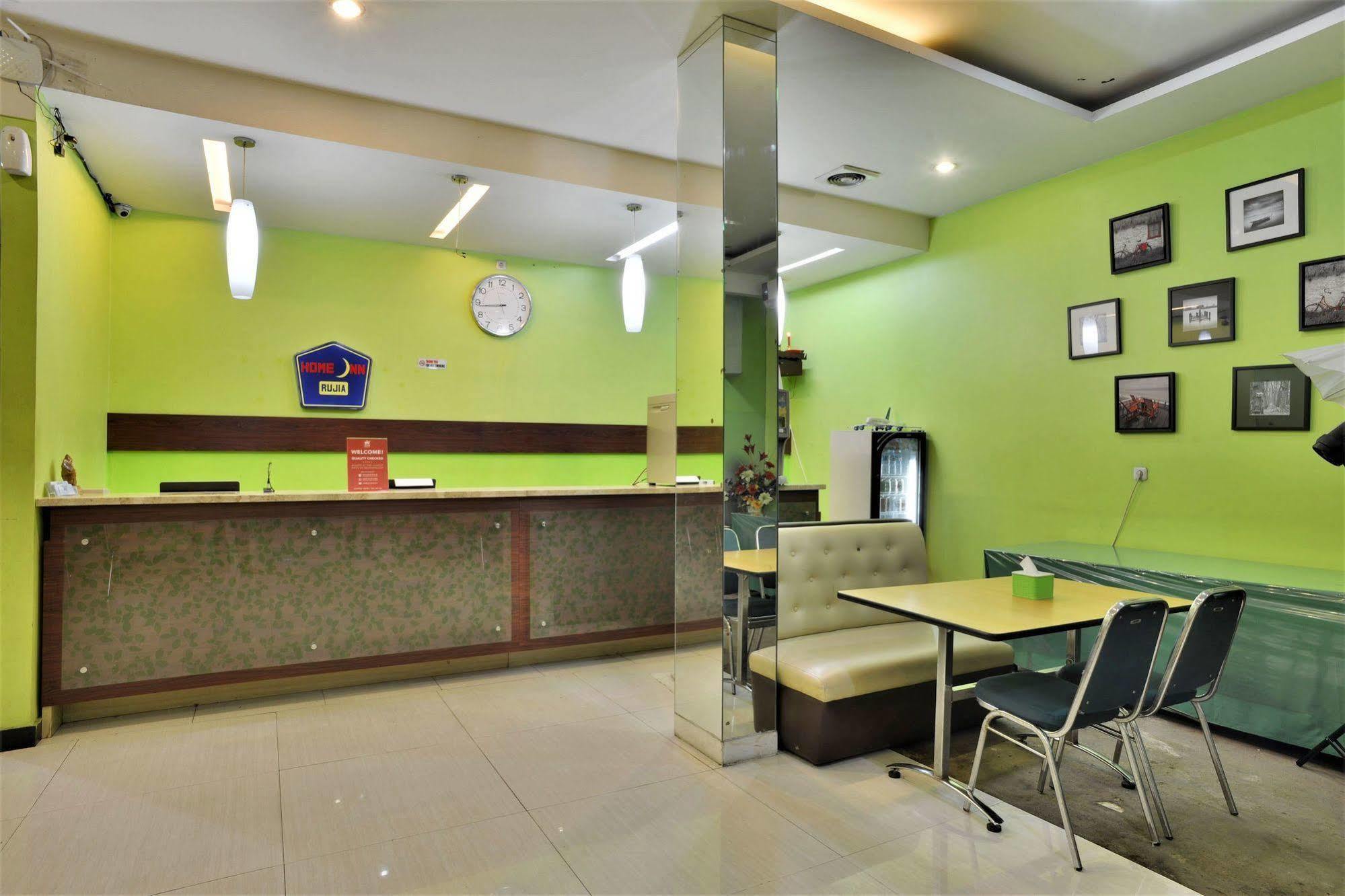 Zen Rooms Rujia Pecenongan Jakarta Bagian luar foto