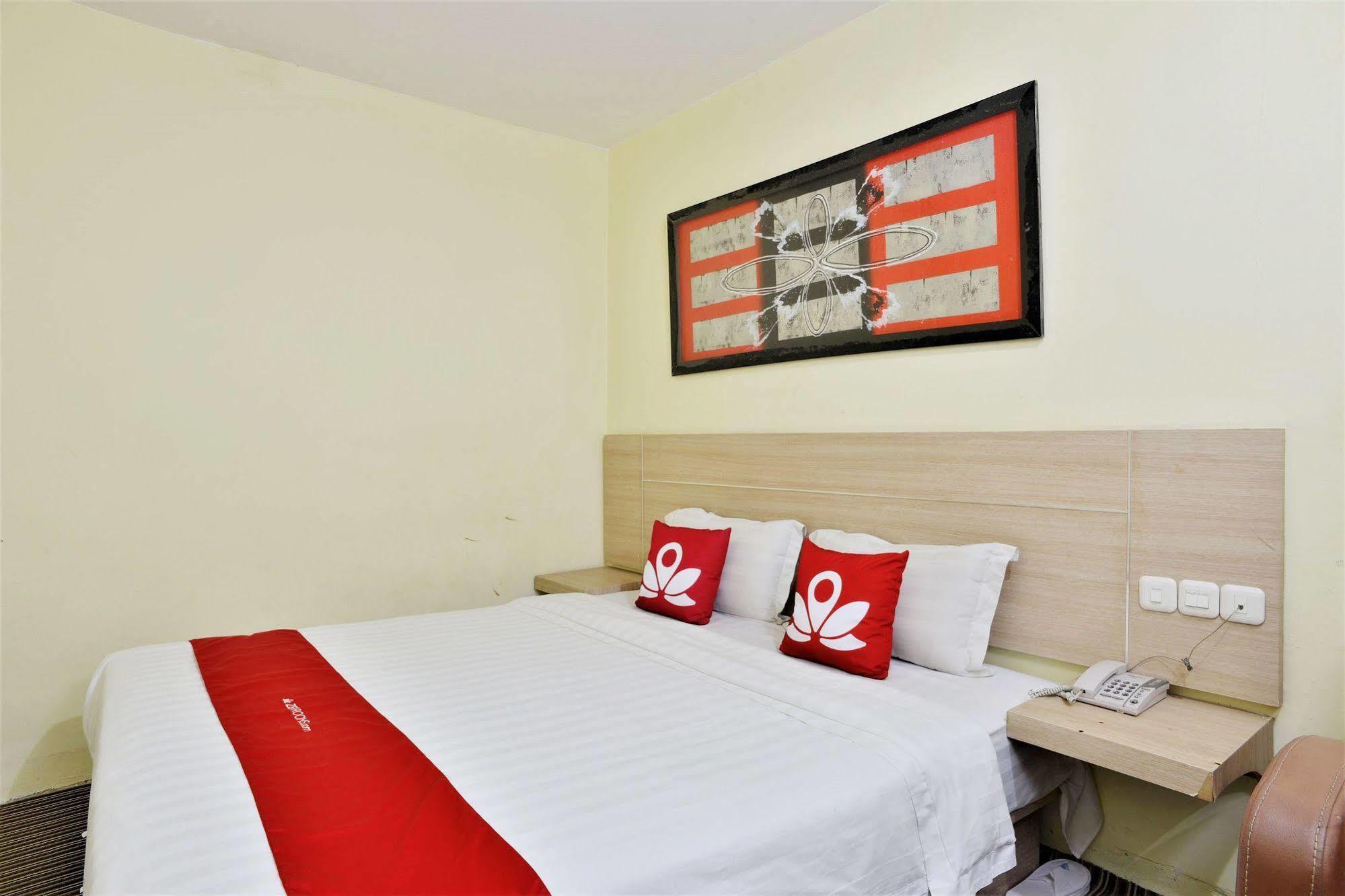Zen Rooms Rujia Pecenongan Jakarta Bagian luar foto
