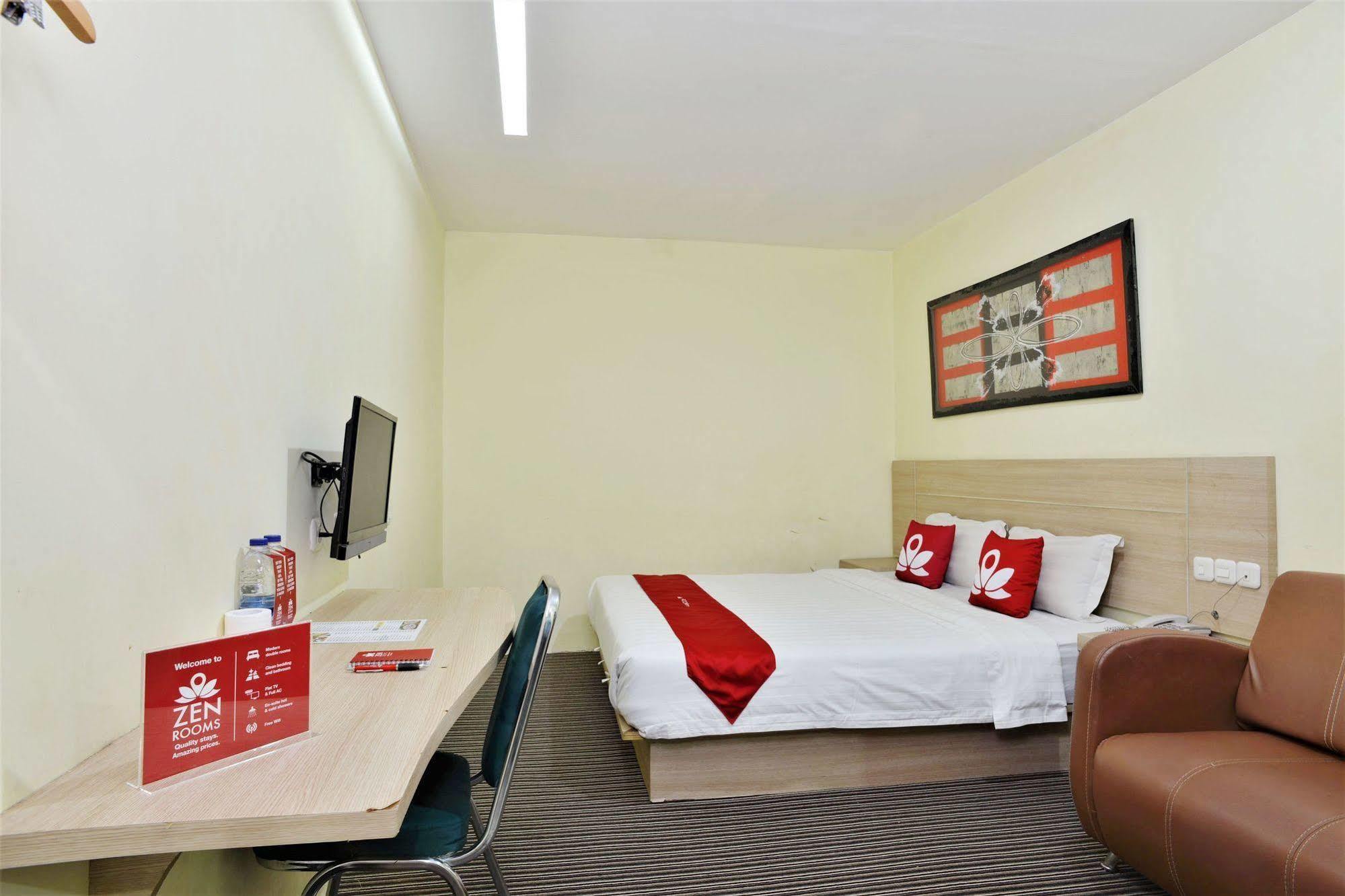 Zen Rooms Rujia Pecenongan Jakarta Bagian luar foto