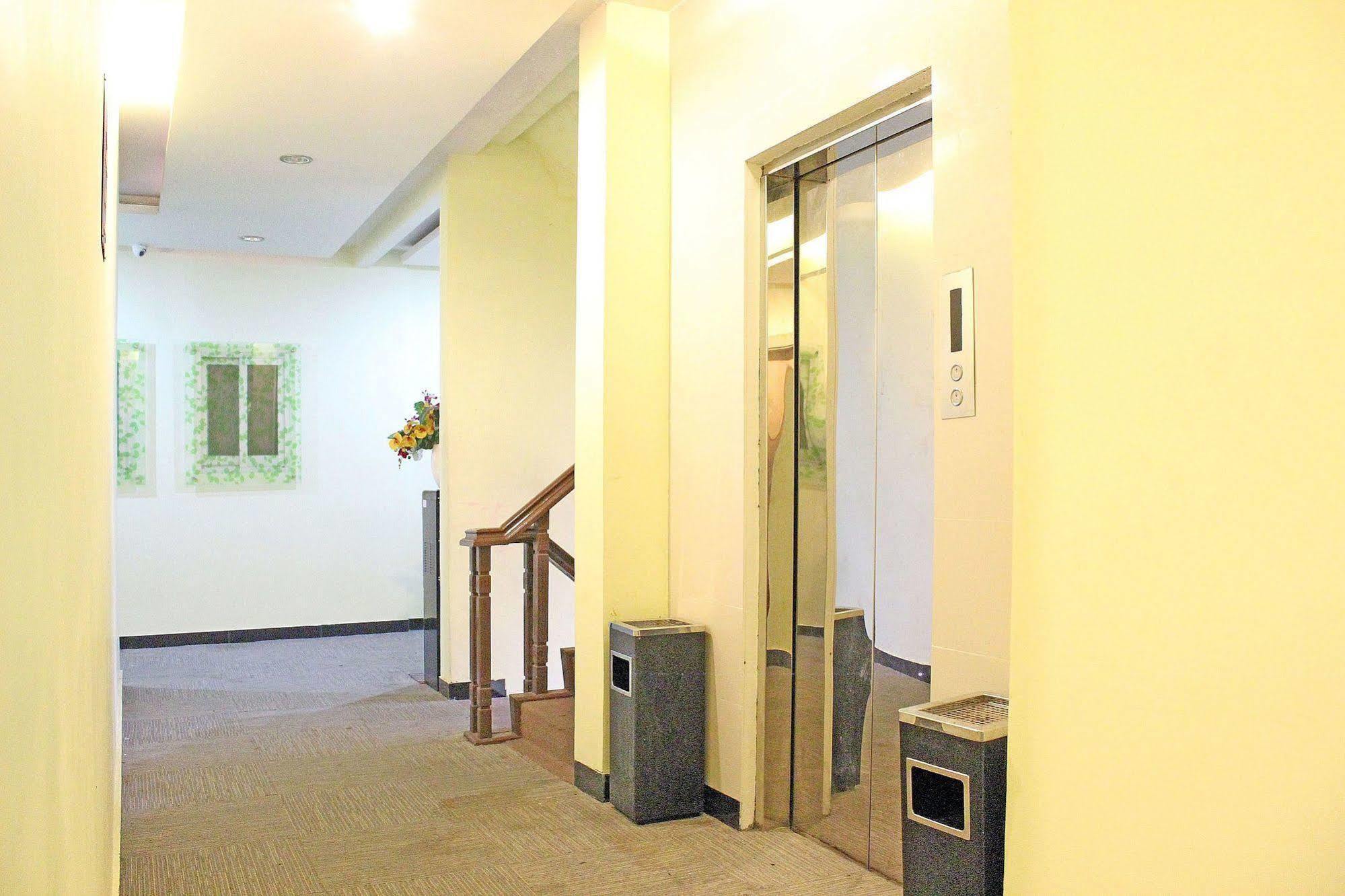 Zen Rooms Rujia Pecenongan Jakarta Bagian luar foto