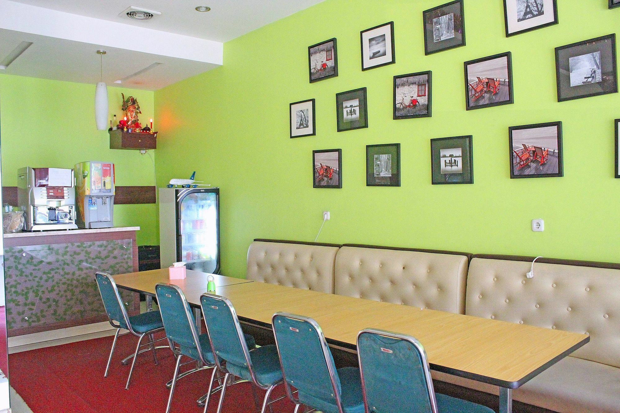 Zen Rooms Rujia Pecenongan Jakarta Bagian luar foto